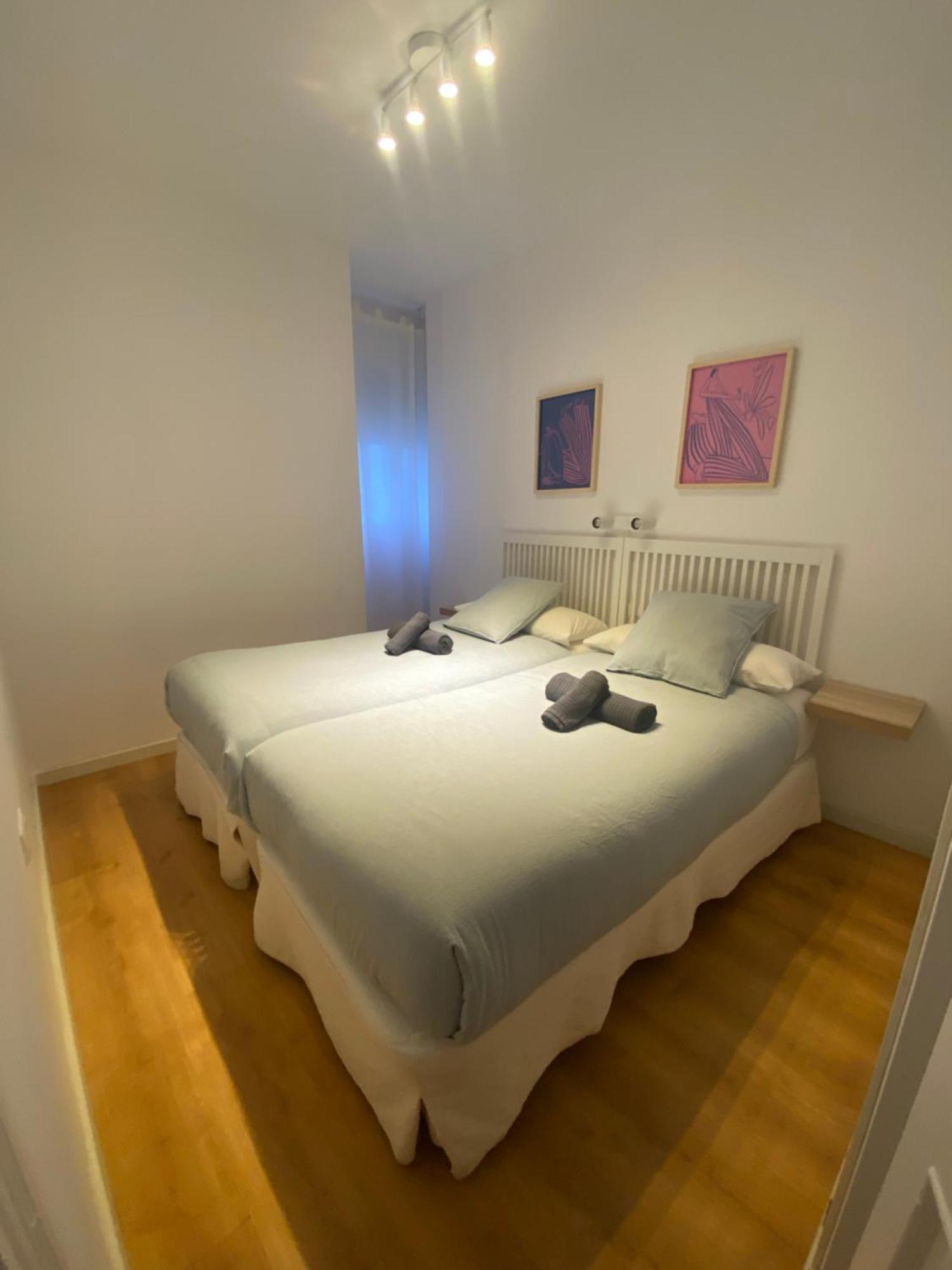 2 Bedroom Virgen De Begona Sevilla Bagian luar foto